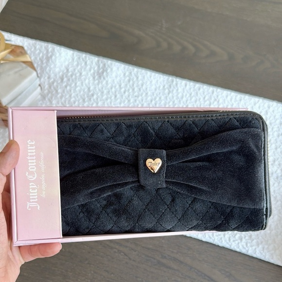 Juicy Couture Handbags - Juicy Couture Black Bow Wallet Viral BNWT
